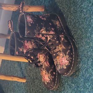Floral Dr Martens